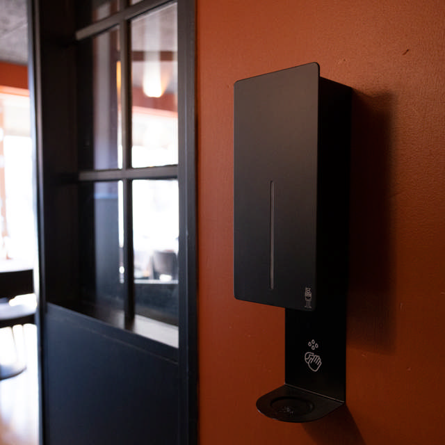 LOKI touch-free dispenser for foam soap/disinfectant, white