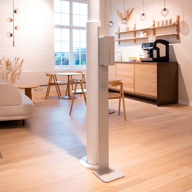 LOKI touch-free dispenser for foam soap/disinfectant, white